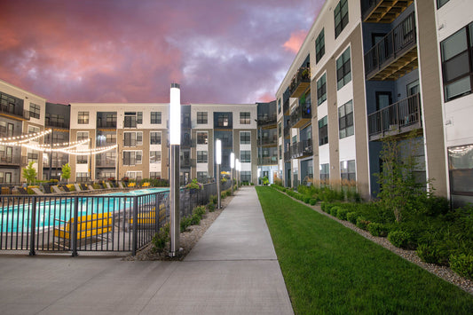 BL500 Tall | The Pointe Columbus, OH