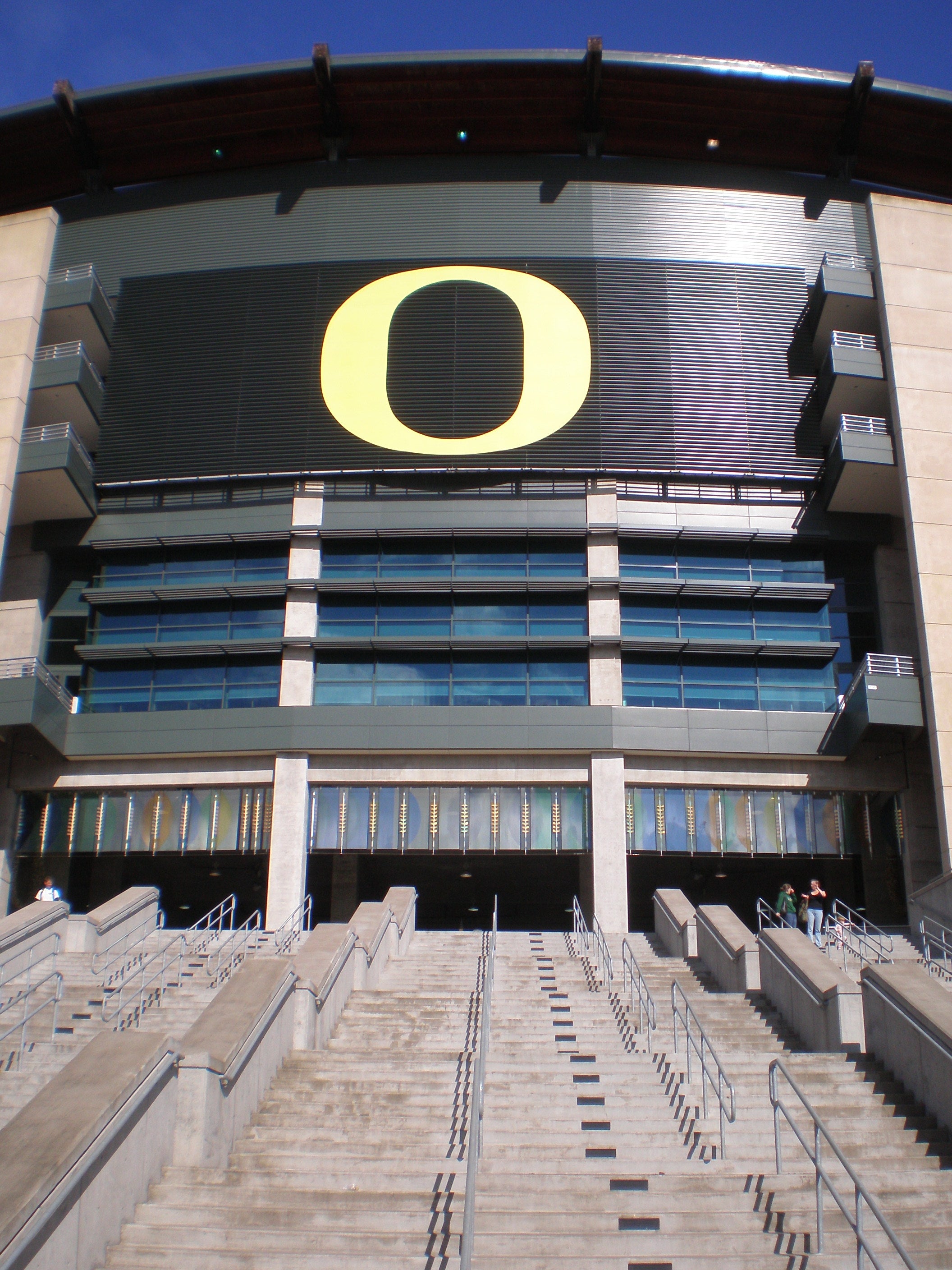 SL632L - Autzen Stadium entrance